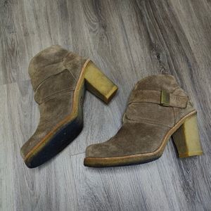 Ugg Tan Suede Shearling Brien e Buckle Tab Ankle Booties